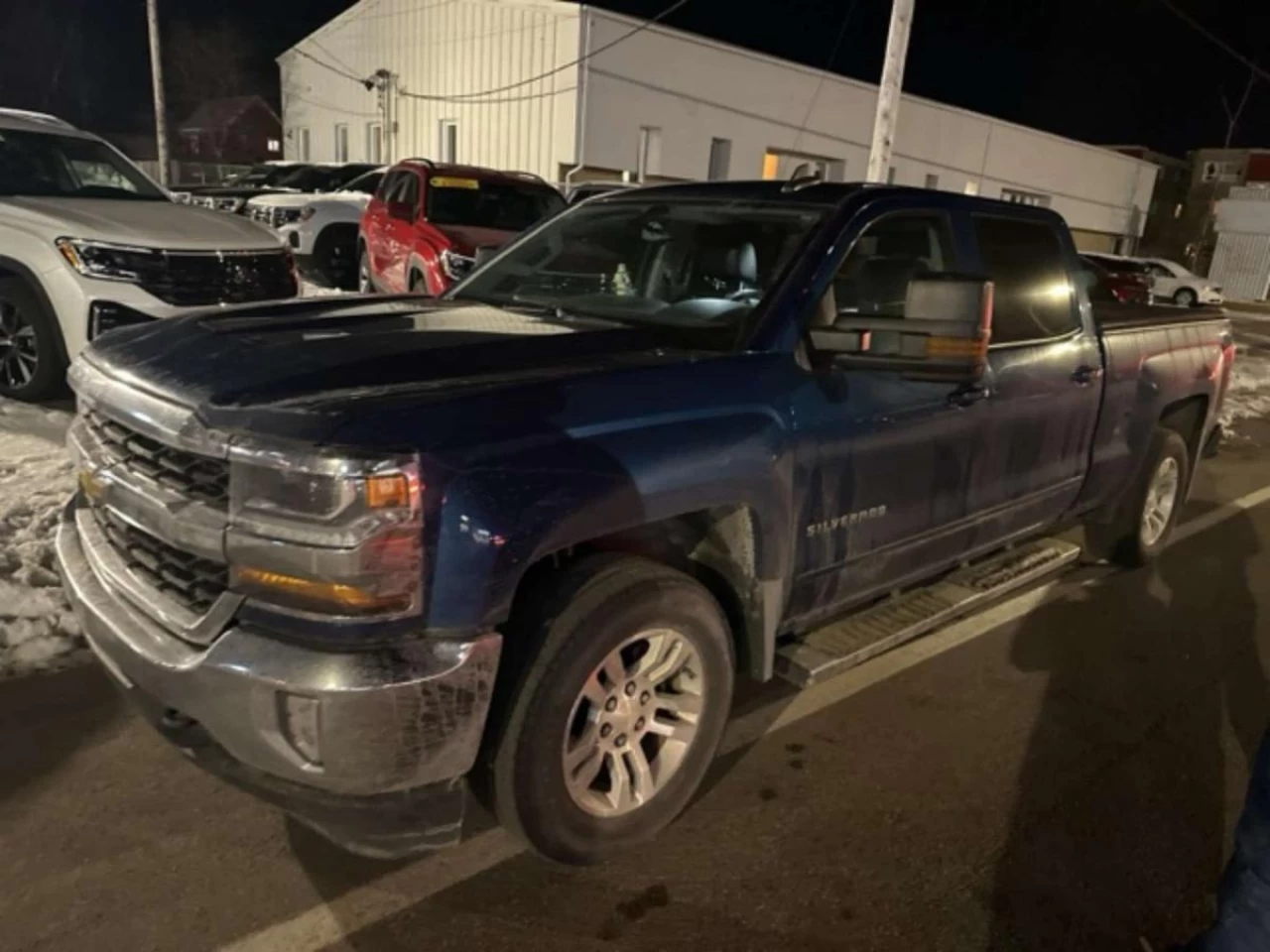 2018 Chevrolet Silverado 1500 Crew Cab Short Box 4-Wheel Drive LT w/1LT Image principale