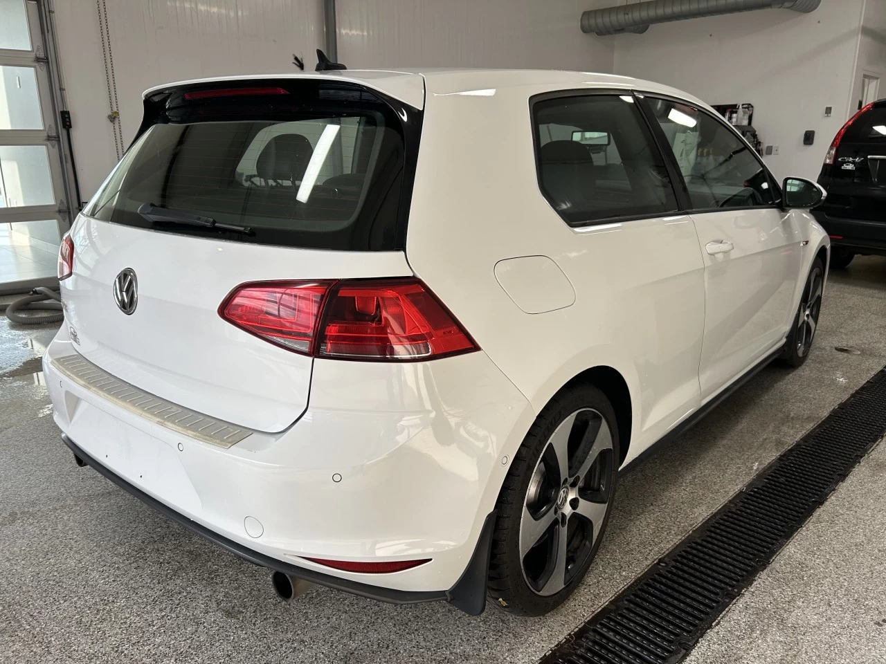 2016 Volkswagen Golf GTI Performance Main Image