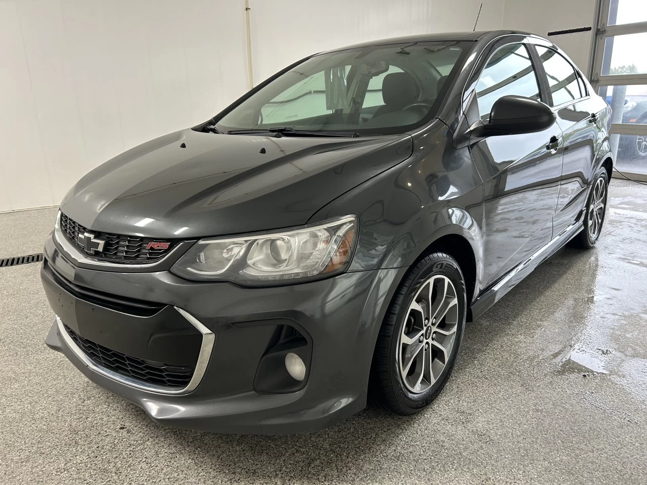 2018 Chevrolet Sonic LT Image principale