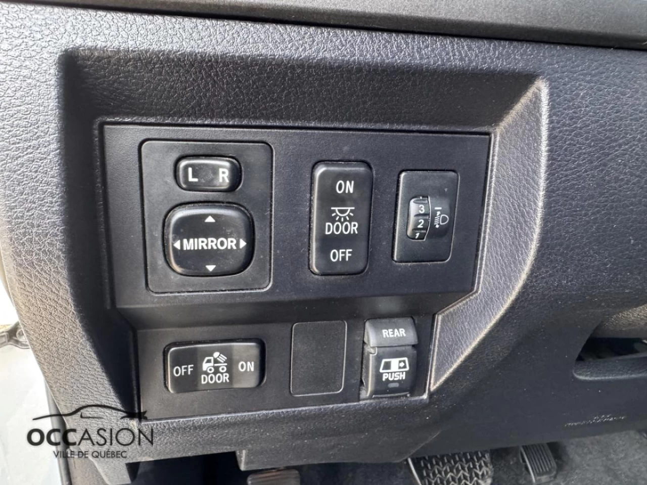 2017 Toyota Tundra 4WD Double Cab Standard Bed 5.7L SR5 Plus Image principale