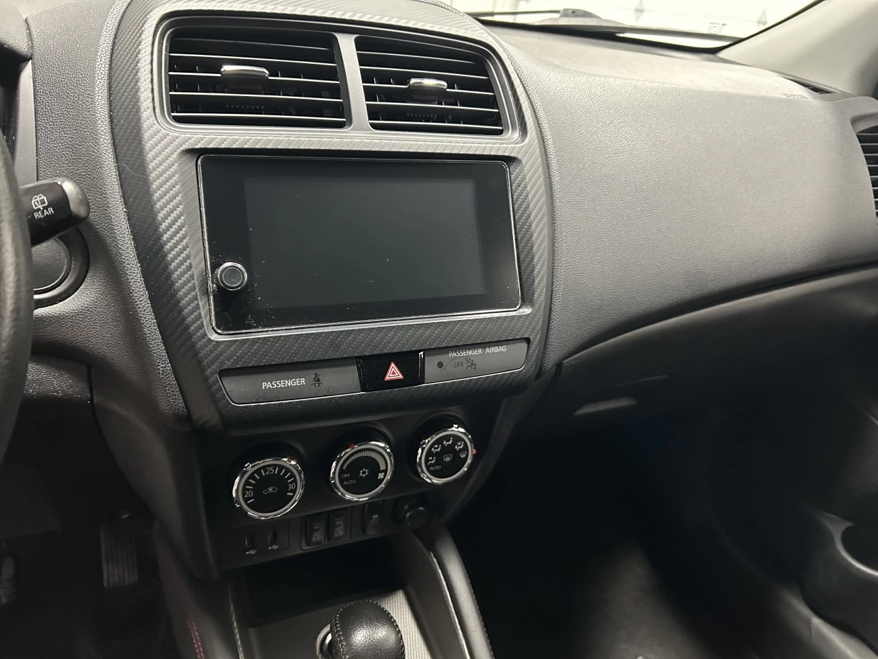 2018 Mitsubishi RVR SE LTD Main Image