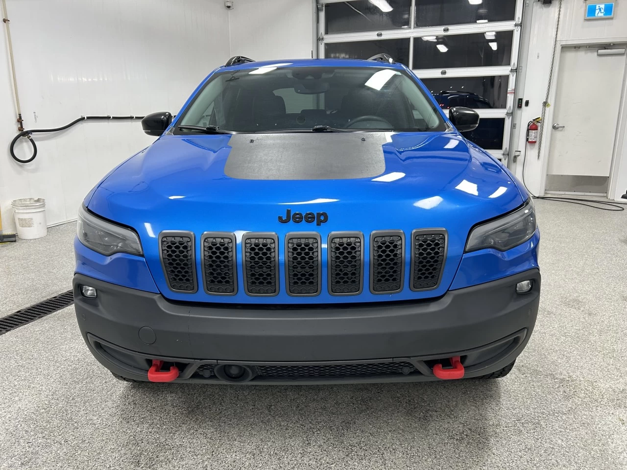 2023 Jeep Cherokee Trailhawk Main Image