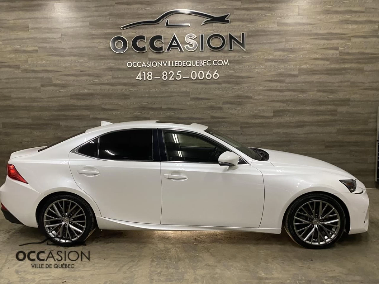 2019 Lexus IS 300 AWD Image principale