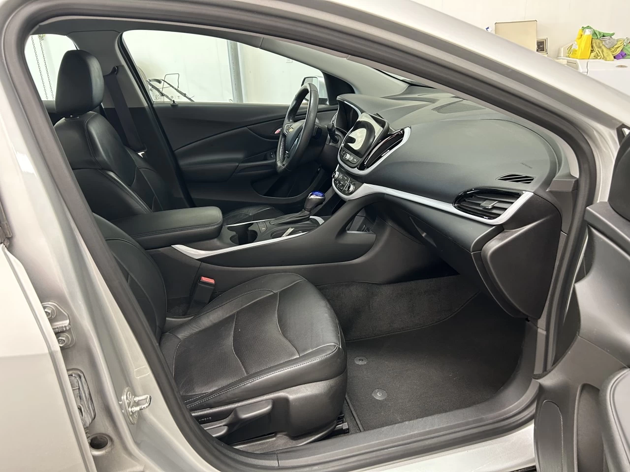 2017 Chevrolet Volt LT Main Image