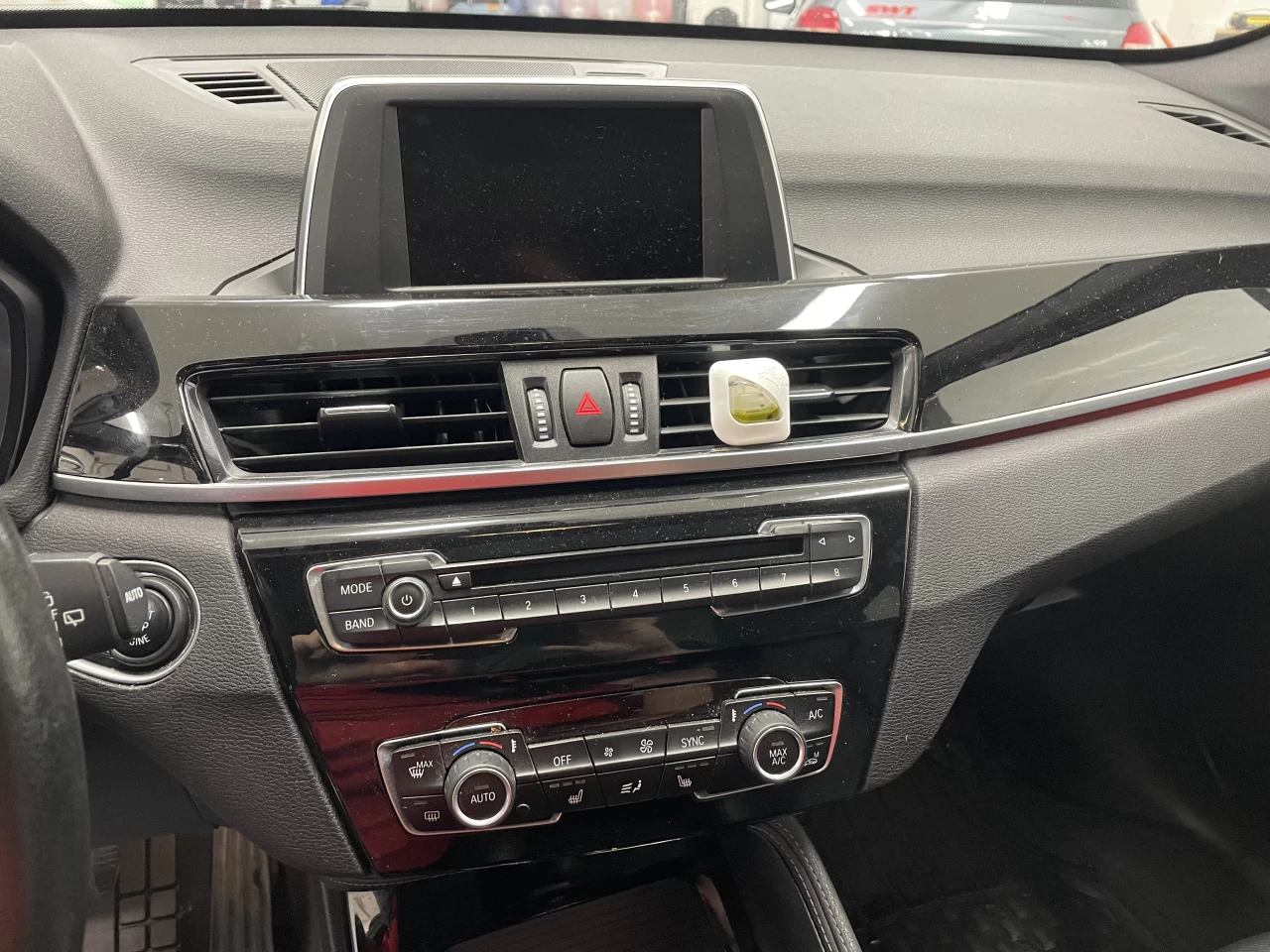 2016 BMW X1 xDrive28i Main Image