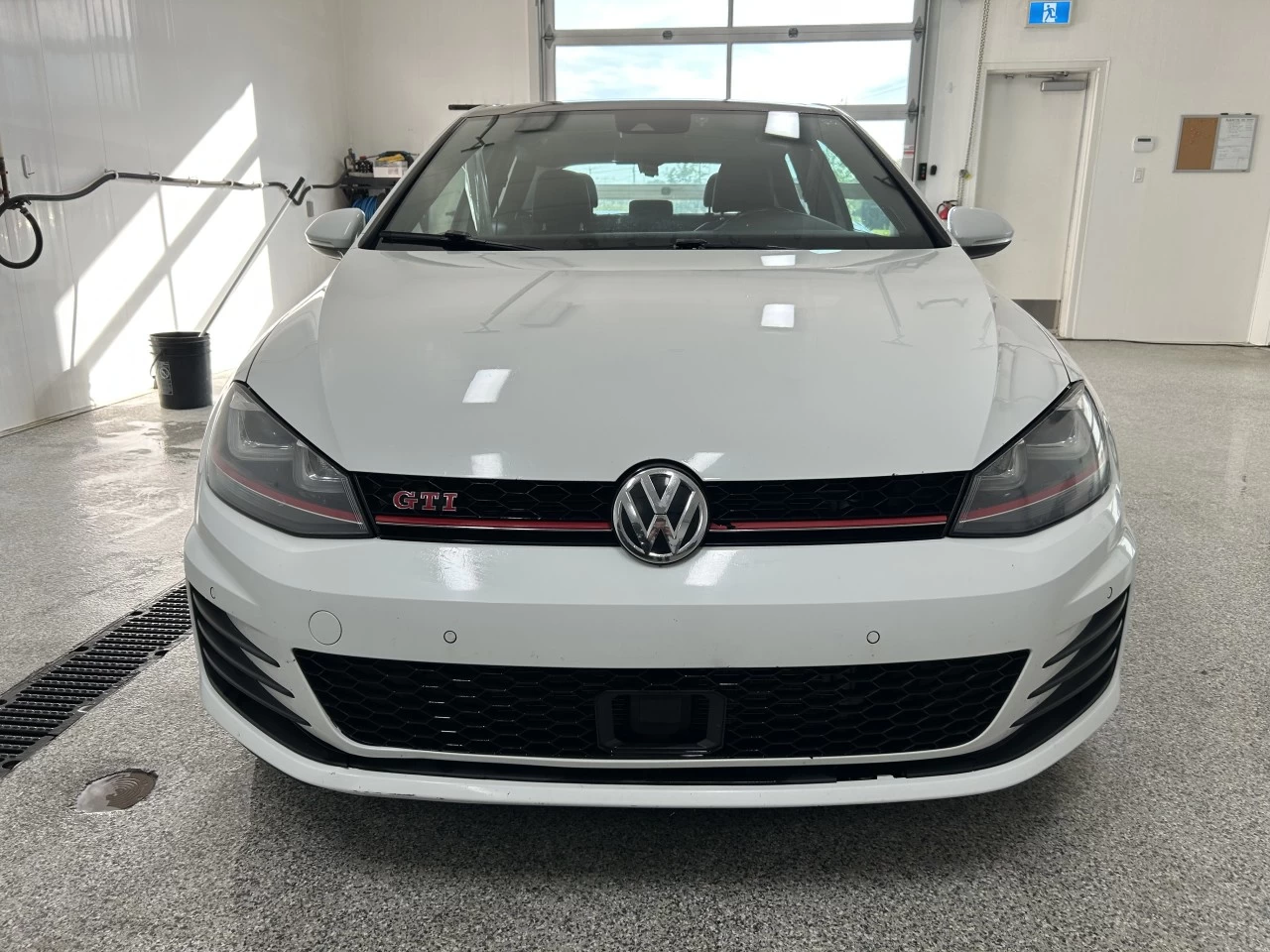 2016 Volkswagen Golf GTI Performance Main Image