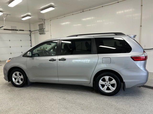 Toyota Sienna 5dr 7-Pass FWD 2017
