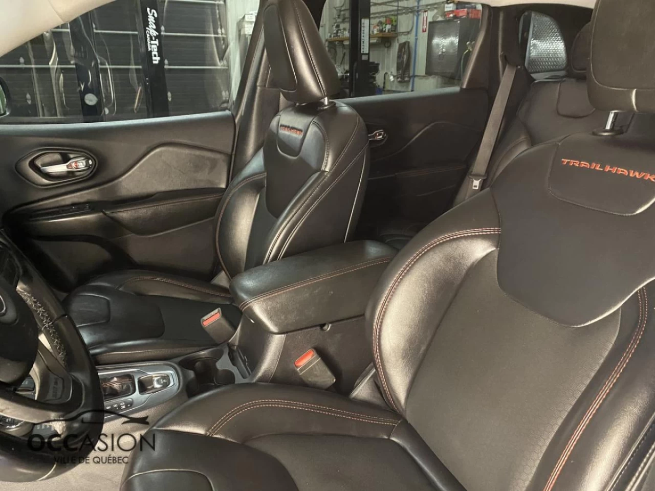 2020 Jeep Cherokee Trailhawk 4x4 Main Image