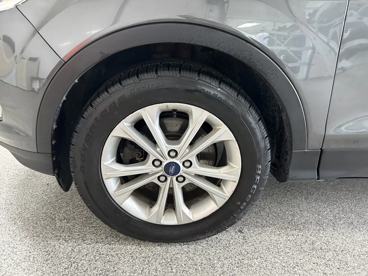2018 Ford Escape SE Image principale