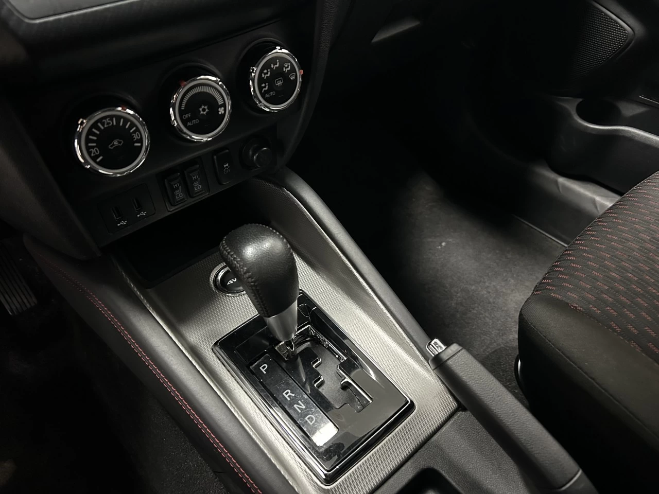 2018 Mitsubishi RVR SE LTD Main Image