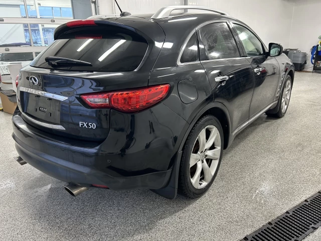 INFINITI FX50 AWD 4dr 2010