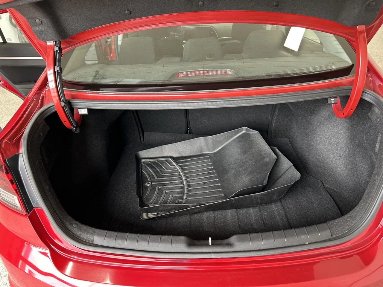 2019 Hyundai Elantra Preferred Main Image