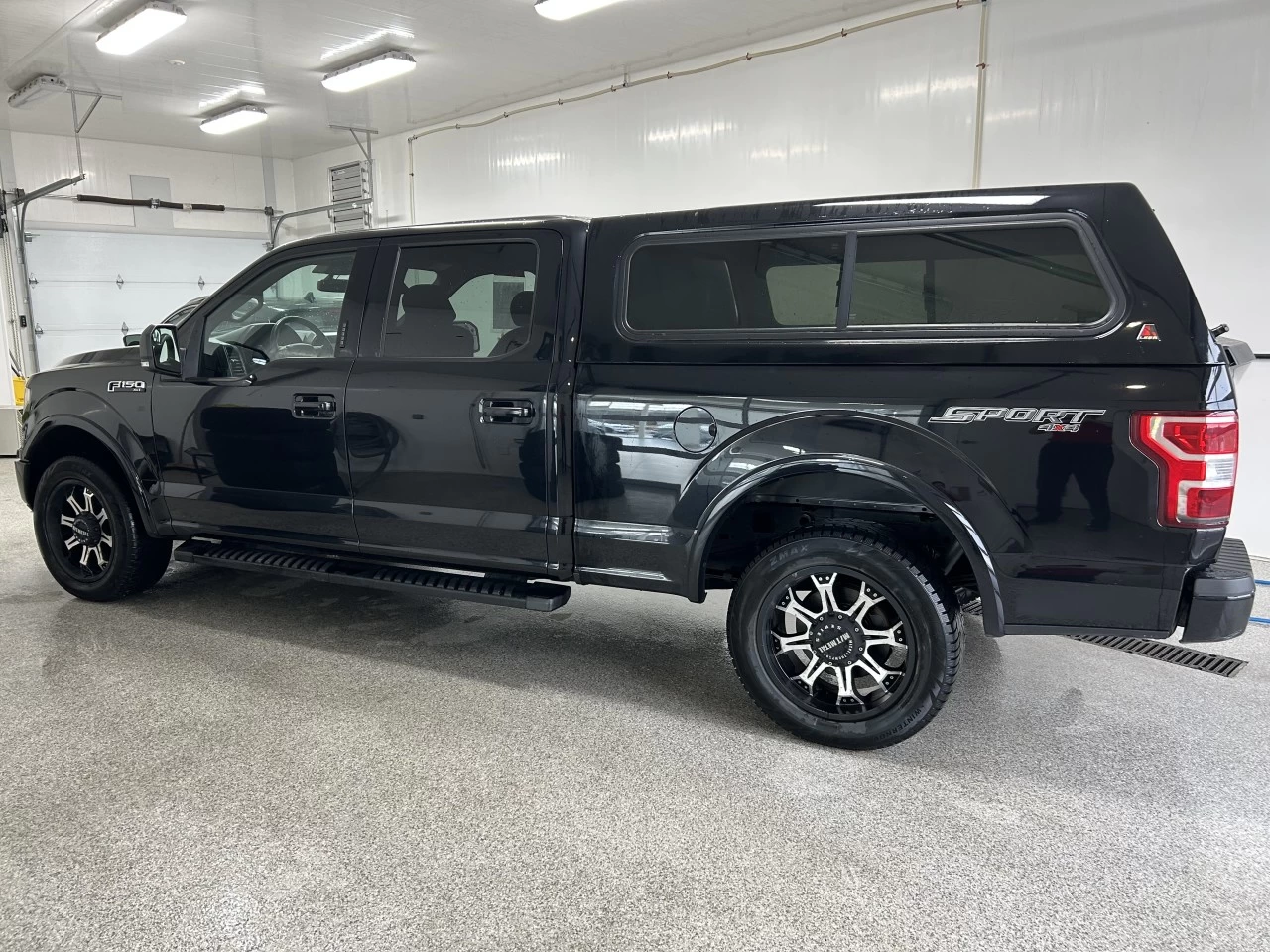 2019 Ford F-150 XLT SPORT Image principale
