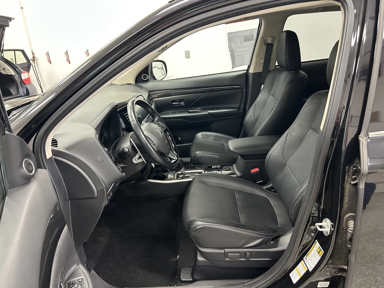 2017 Mitsubishi Outlander GT Main Image