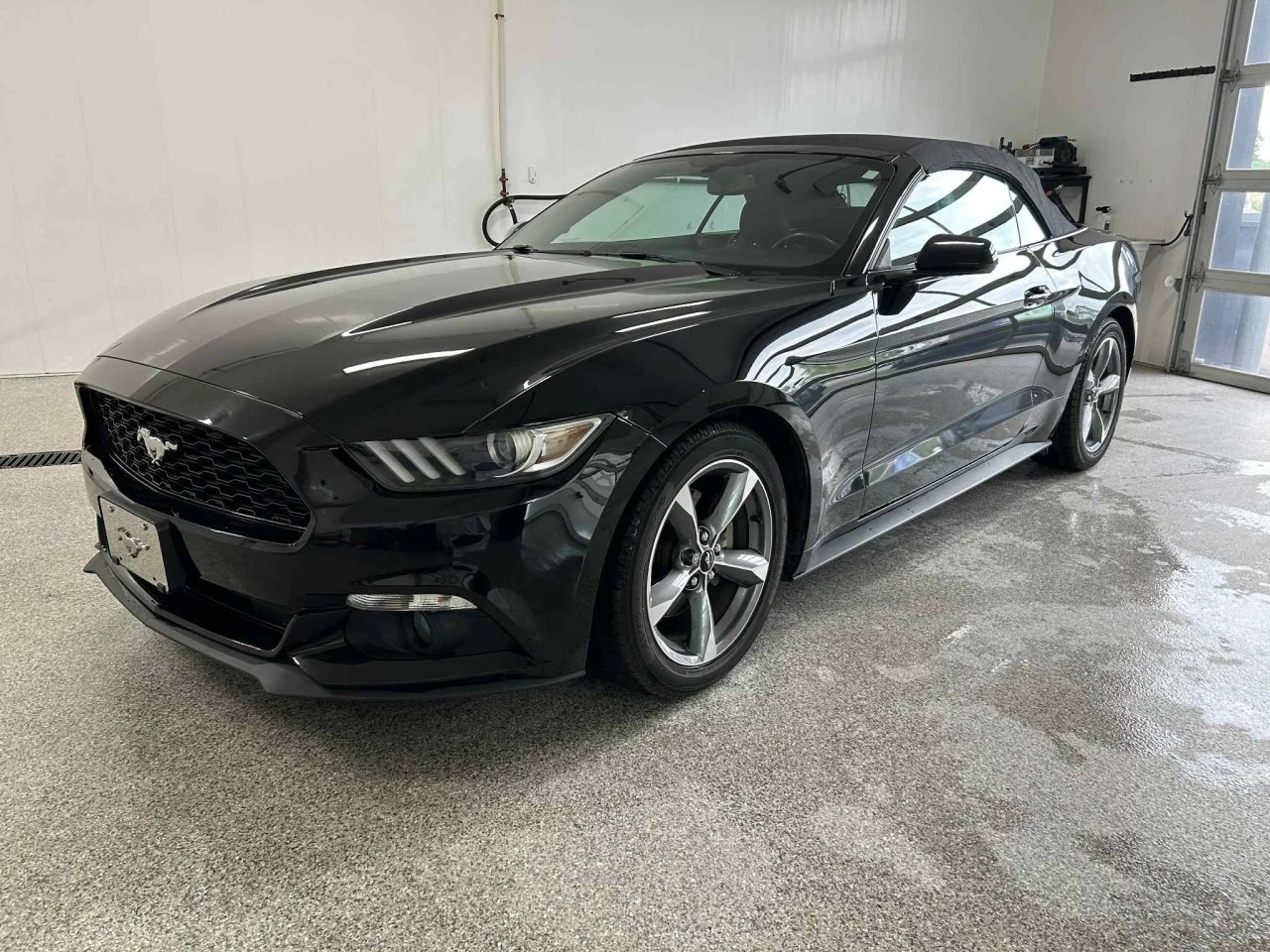 2015 Ford Mustang V6 Image principale
