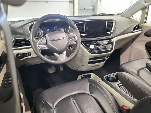 Chrysler Pacifica Touring L FWD 2023