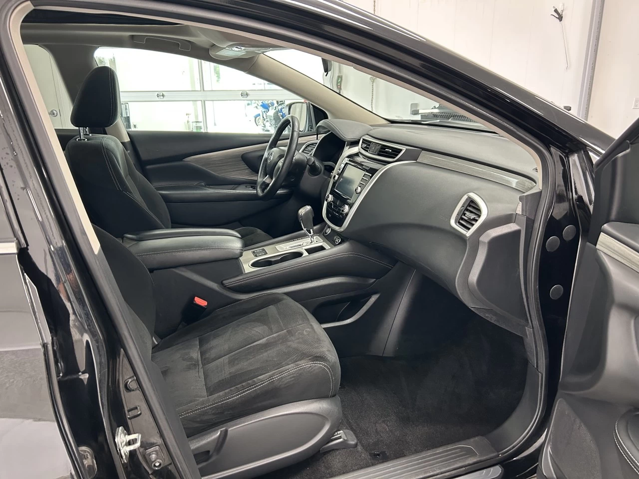 2018 Nissan Murano SV Main Image
