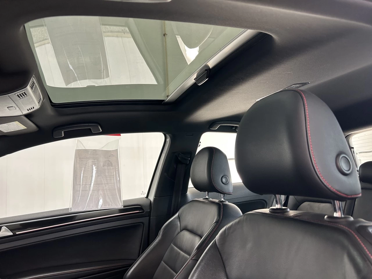 2016 Volkswagen Golf GTI Performance Main Image