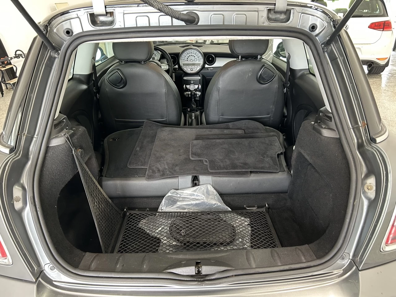 2010 Mini Cooper 2dr Cpe Image principale