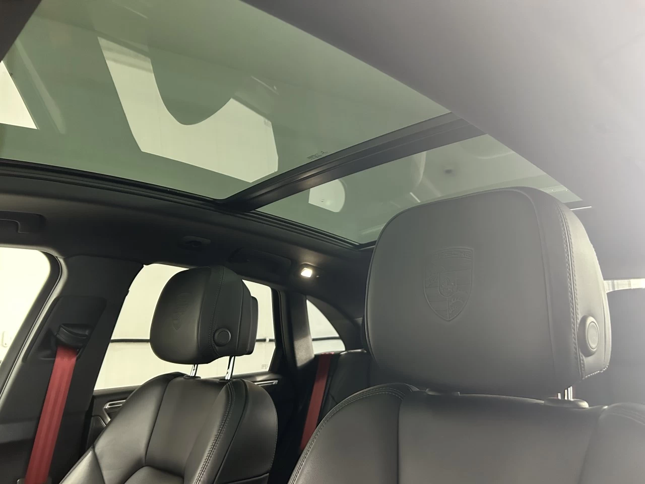 2021 Porsche Macan AWD Image principale