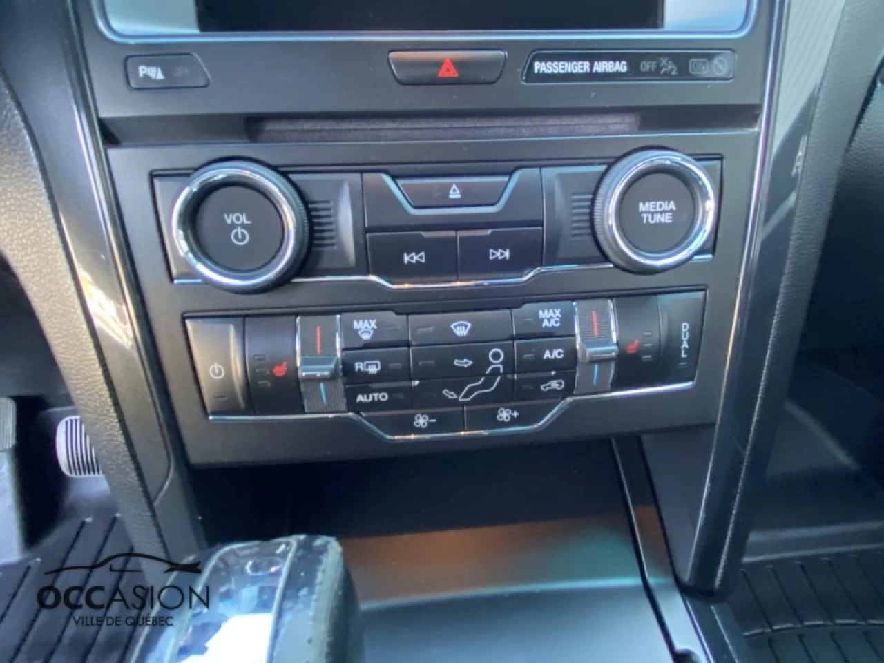 2016 Ford Explorer 4WD 4dr XLT Main Image