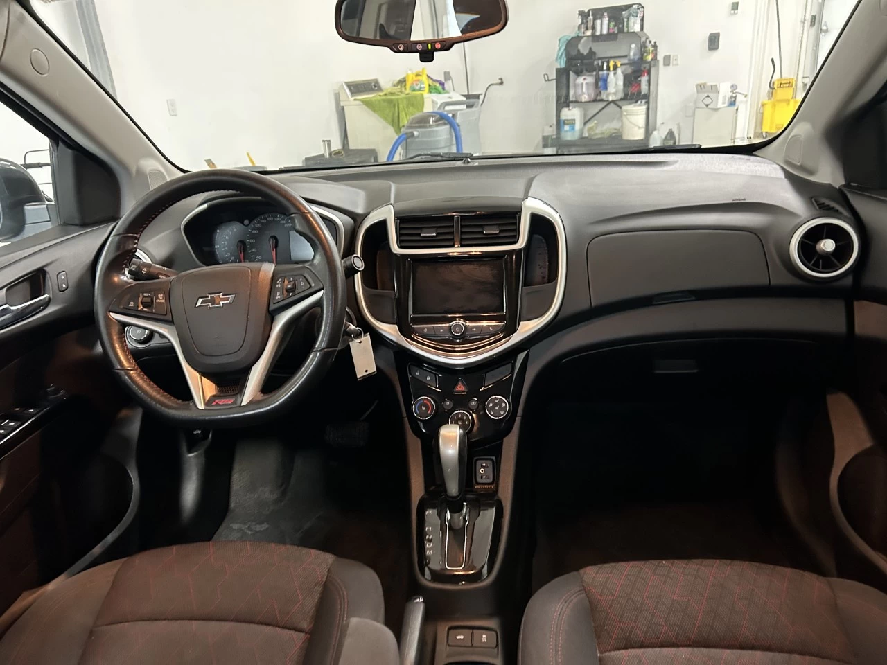 2018 Chevrolet Sonic LT Image principale