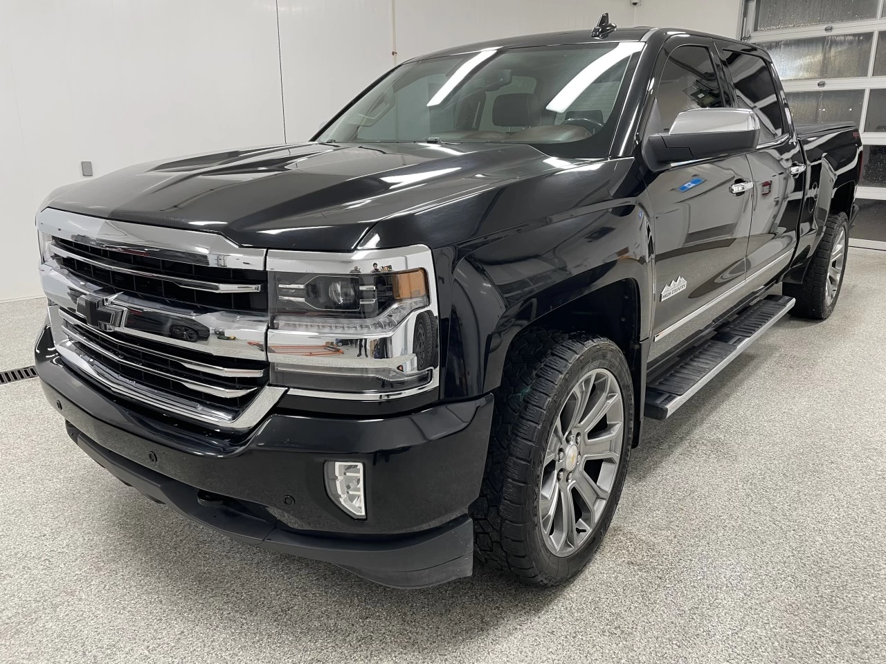 2018 Chevrolet Silverado 1500 High Country Image principale