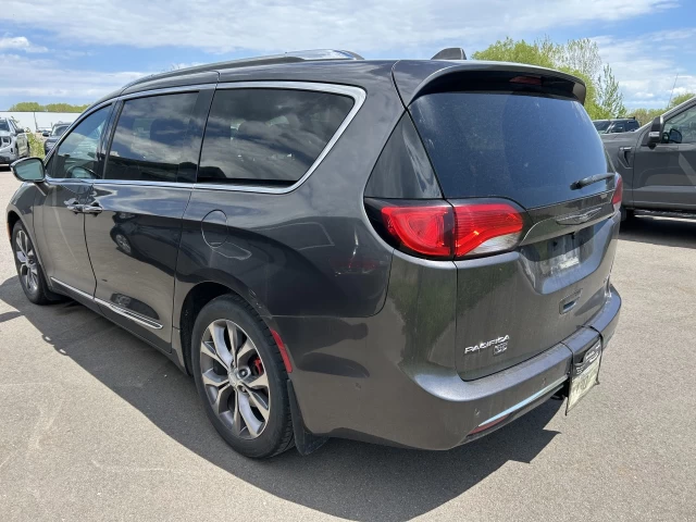 Chrysler Pacifica Limited 35th Anniversary 2020