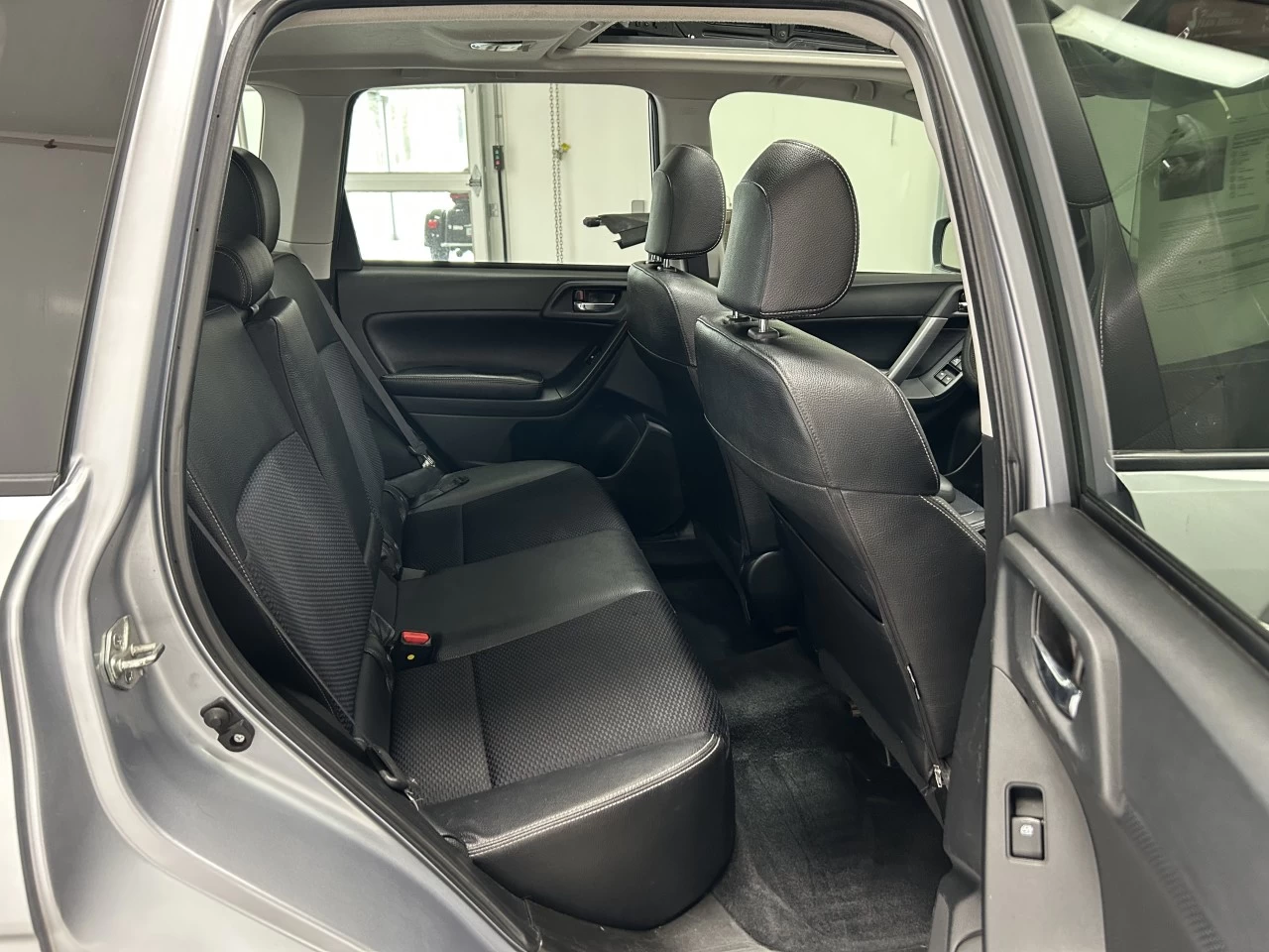 2015 Subaru Forester 2.0XT Premium Image principale