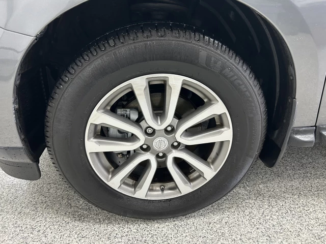 Nissan Pathfinder S 2015