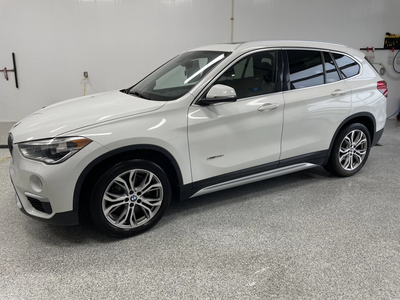 2016 BMW X1 xDrive28i Main Image