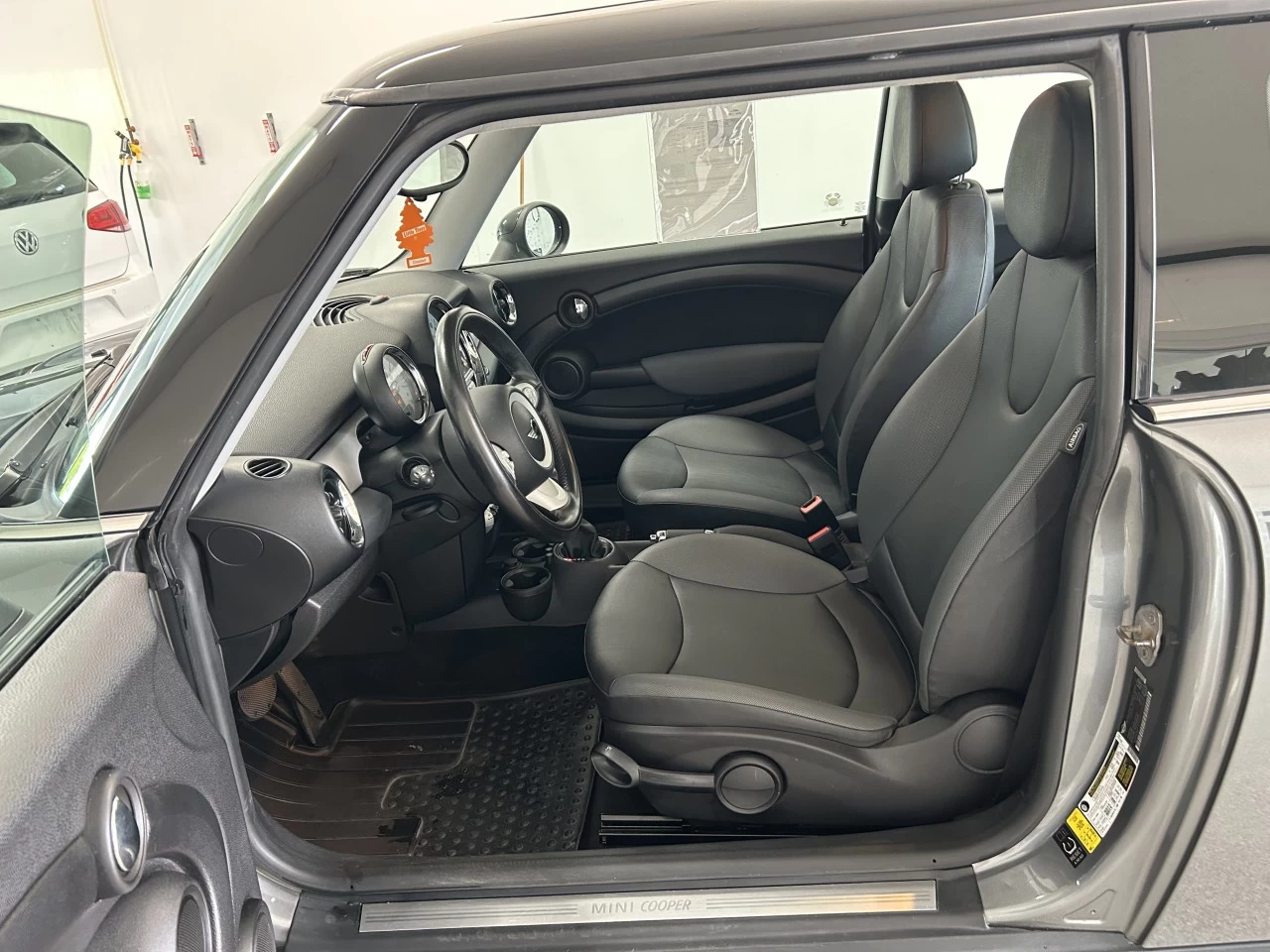 2010 Mini Cooper 2dr Cpe Image principale