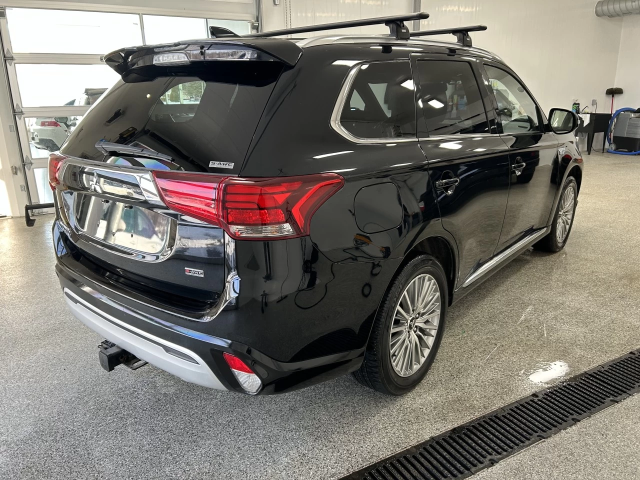 2020 Mitsubishi Outlander PHEV GT Main Image