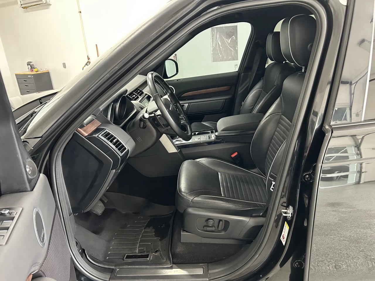 2017 Land Rover Discovery Td6 HSE Image principale