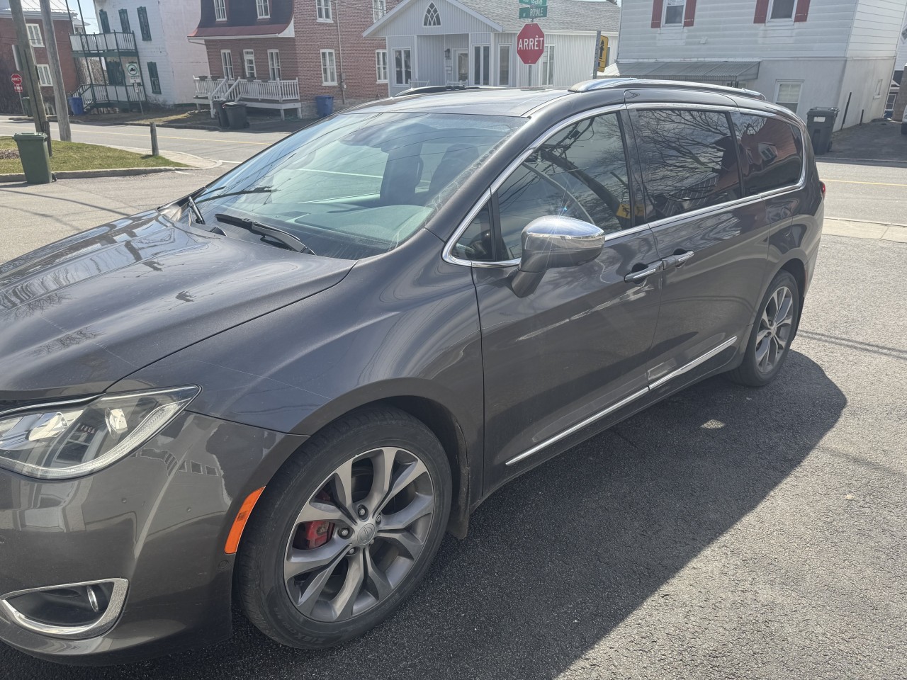 Chrysler 2020 Pacifica Limited 35th Anniversary