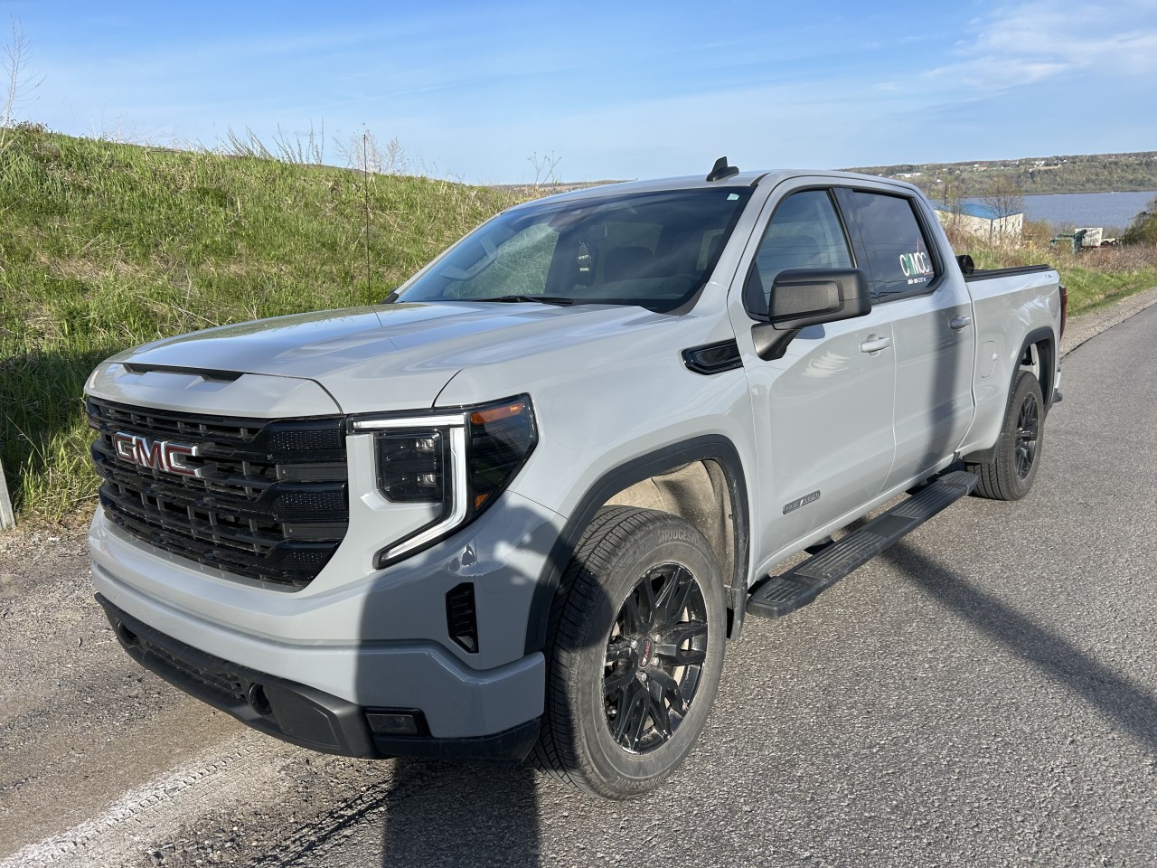 GMC 2024 Sierra 1500 Elevation