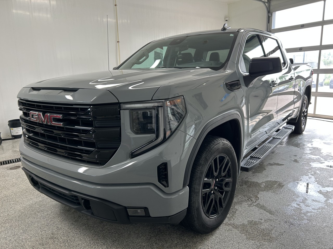 GMC 2024 Sierra 1500 Elevation